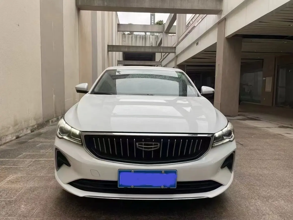 Geely Emgrand  из Китая