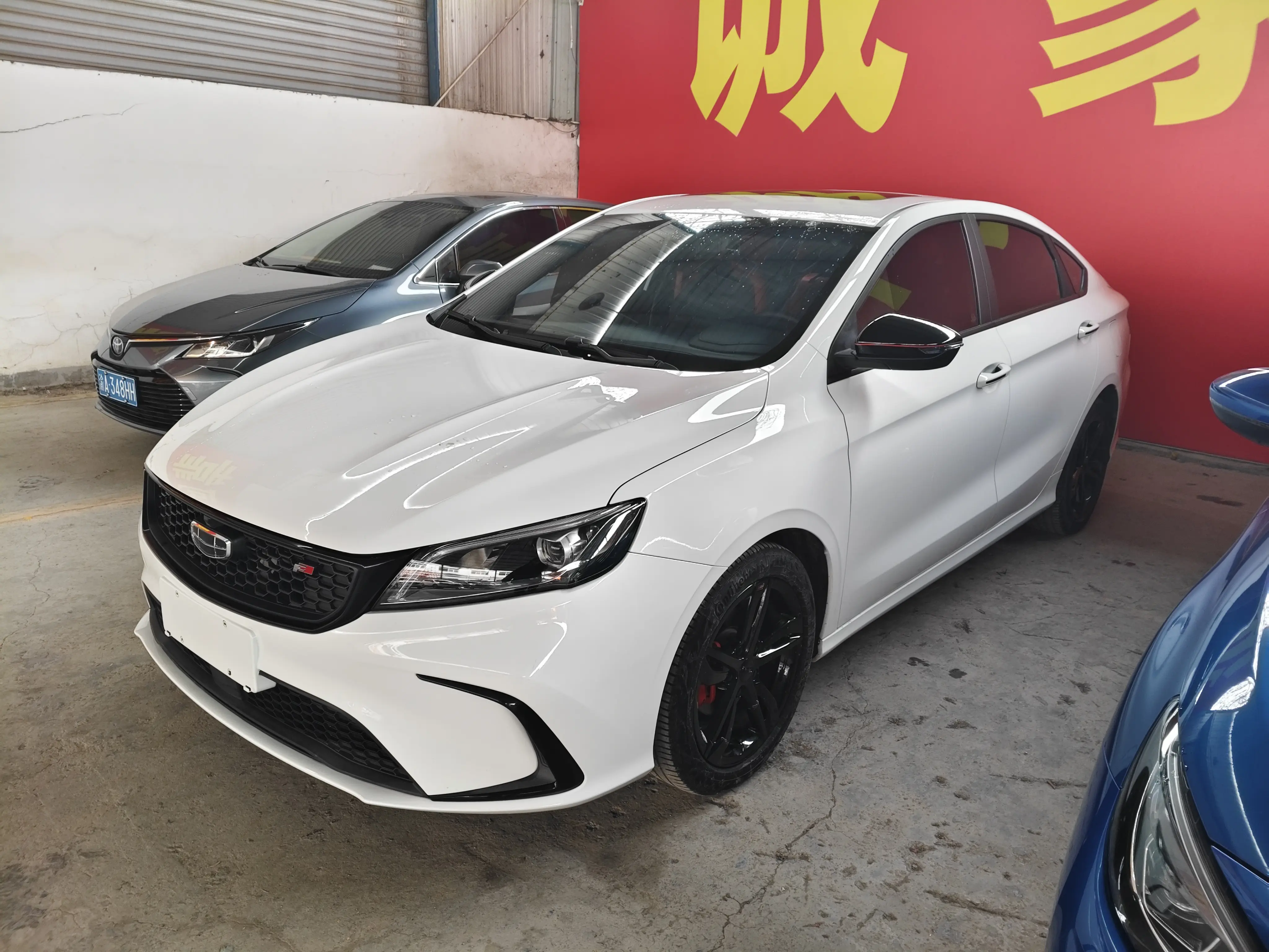 Geely Emgrand  из Китая