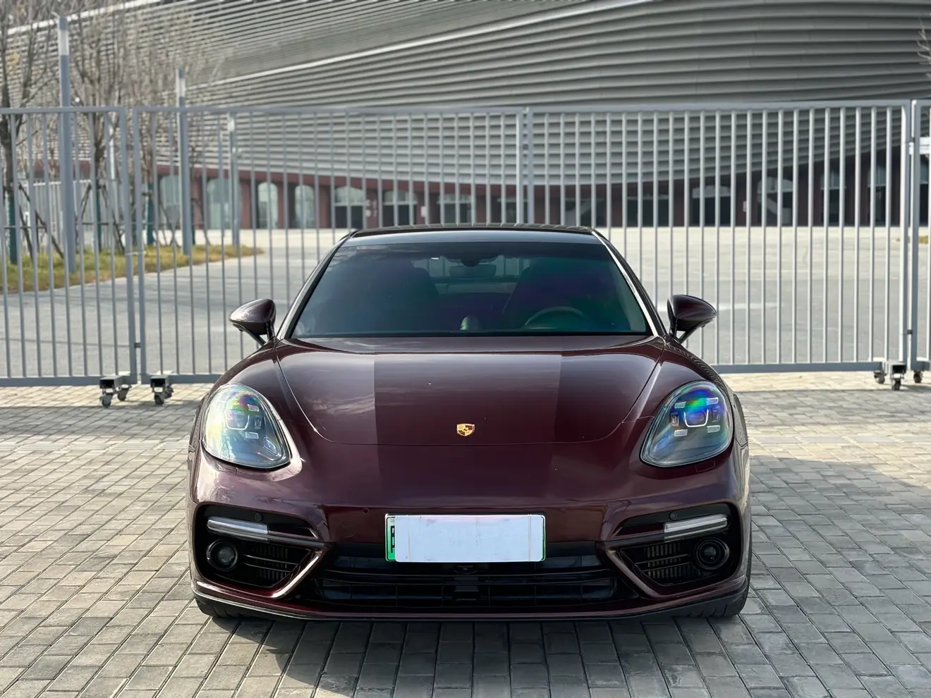 Porsche Panamera E-Hybrid  из Китая