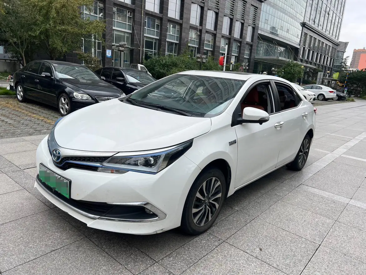 Toyota Corolla Dual Engine E+  из Китая
