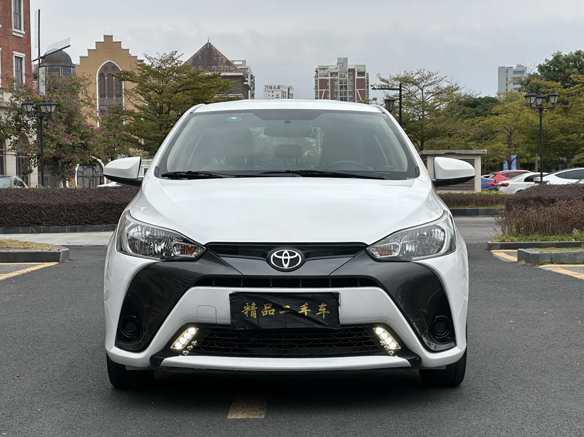 Toyota Yaris L  из Китая