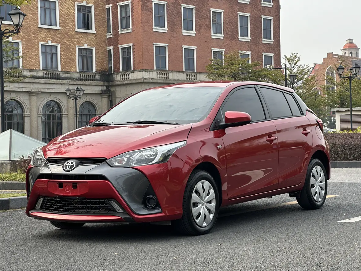 Toyota Yaris L  из Китая