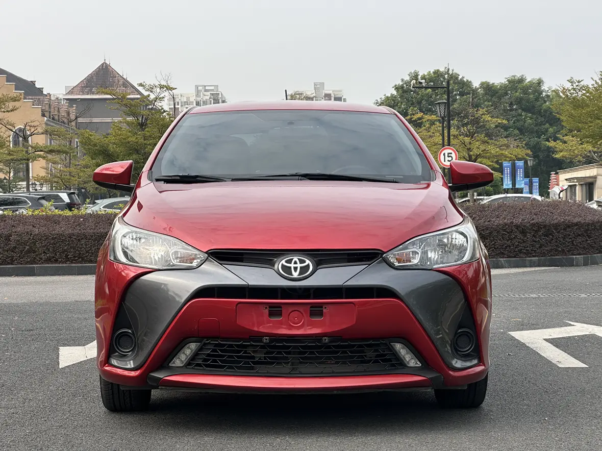 Toyota Yaris L  из Китая