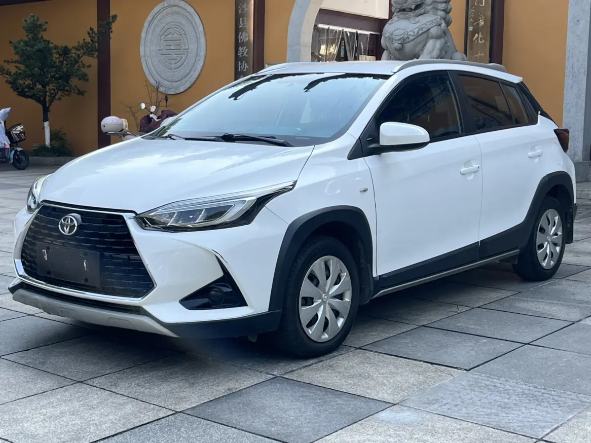 Toyota Yaris L  из Китая