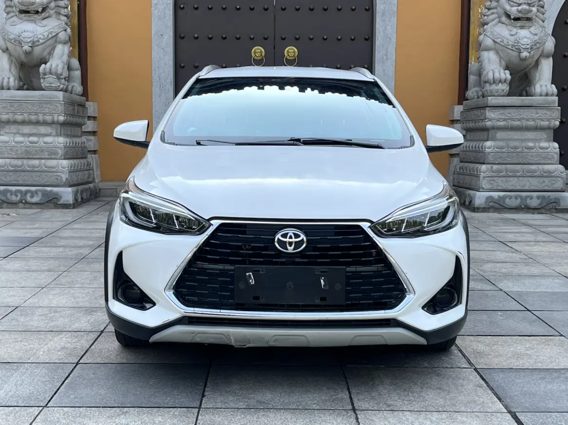 Toyota Yaris L  из Китая