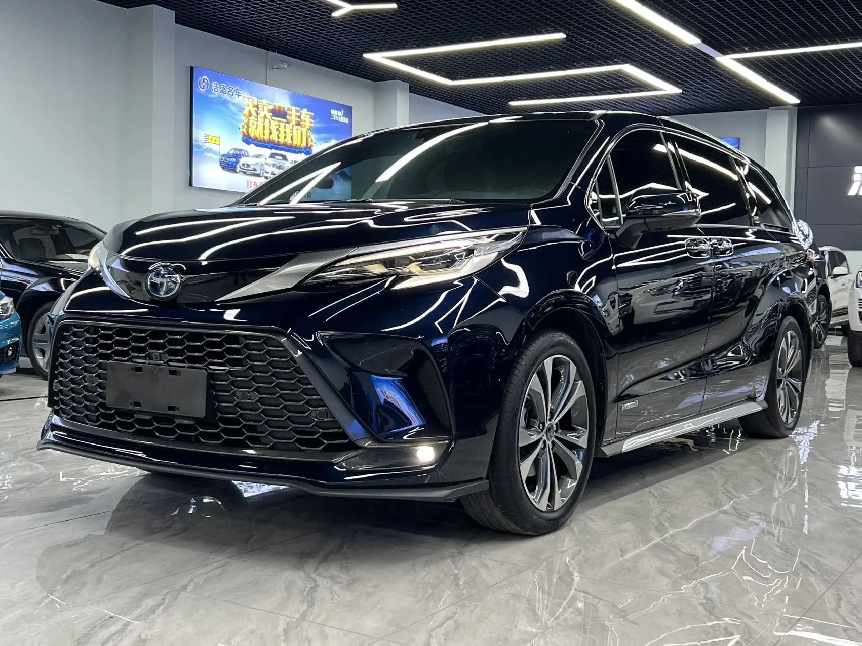 Toyota Granvia  из Китая