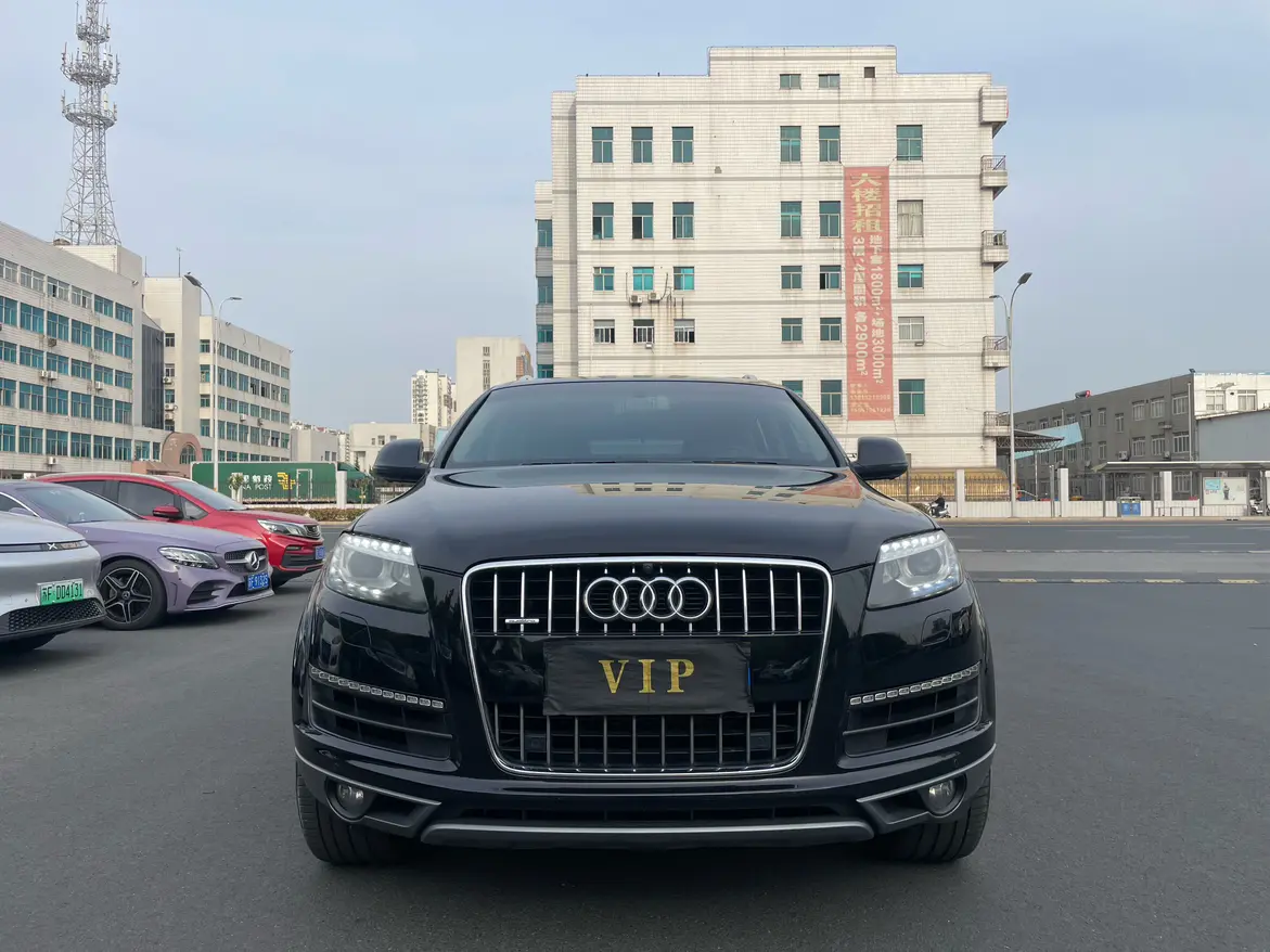 Audi Q7  из Китая