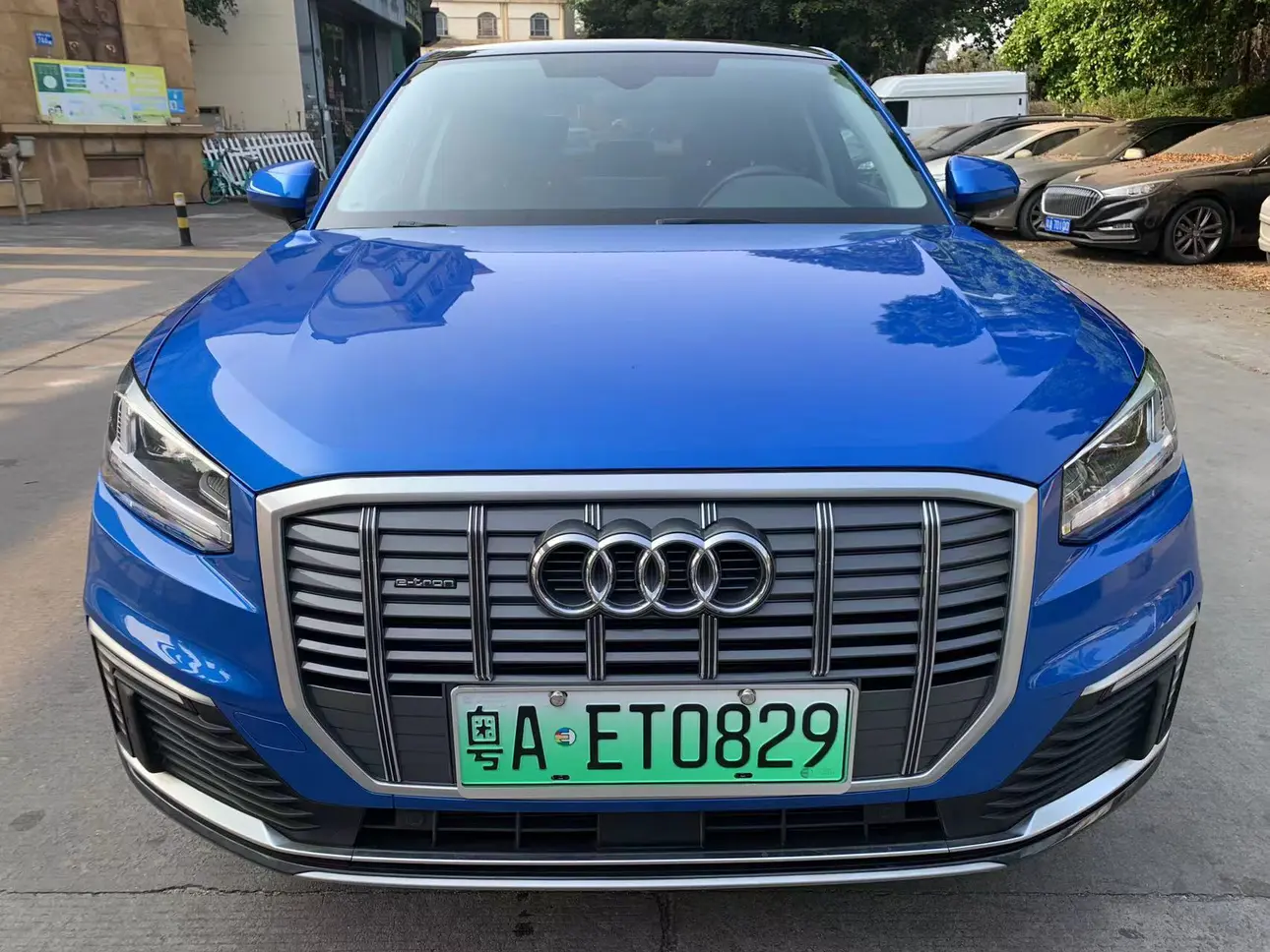 Audi Q2L e-tron  из Китая