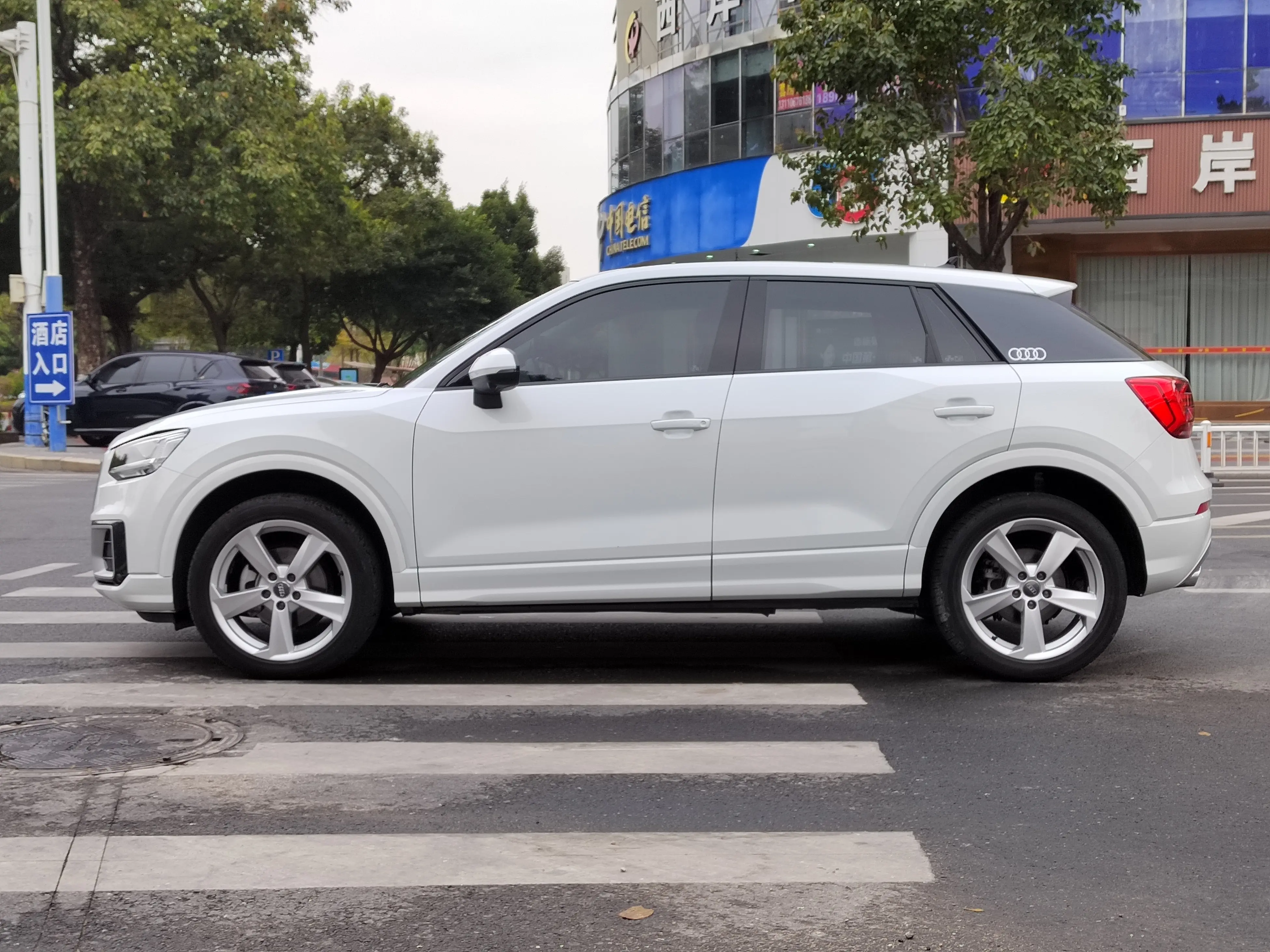 Audi Q2L  из Китая