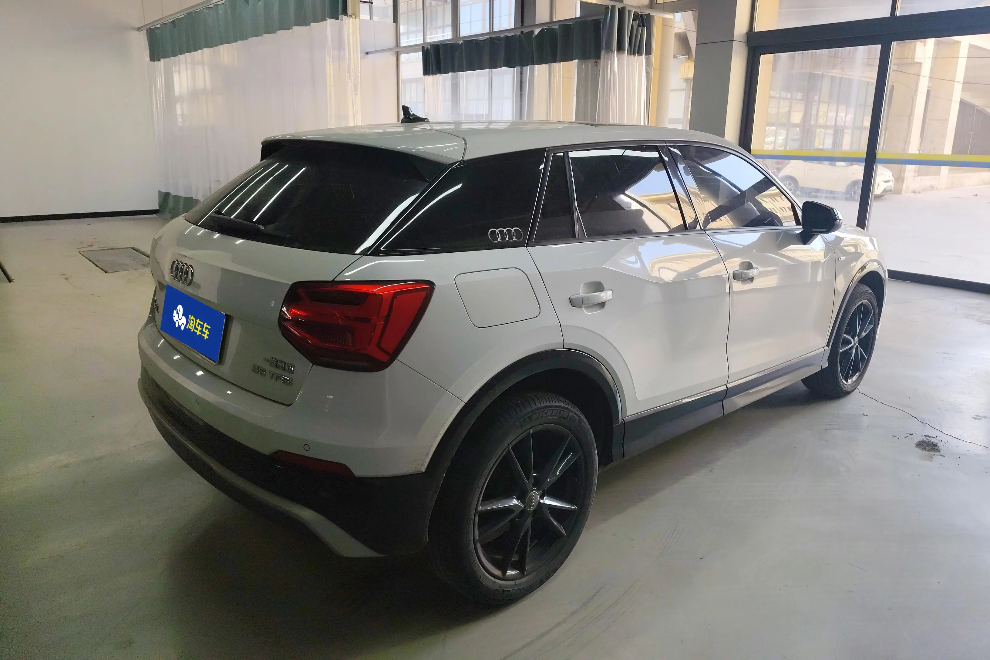 Audi Q2L  из Китая