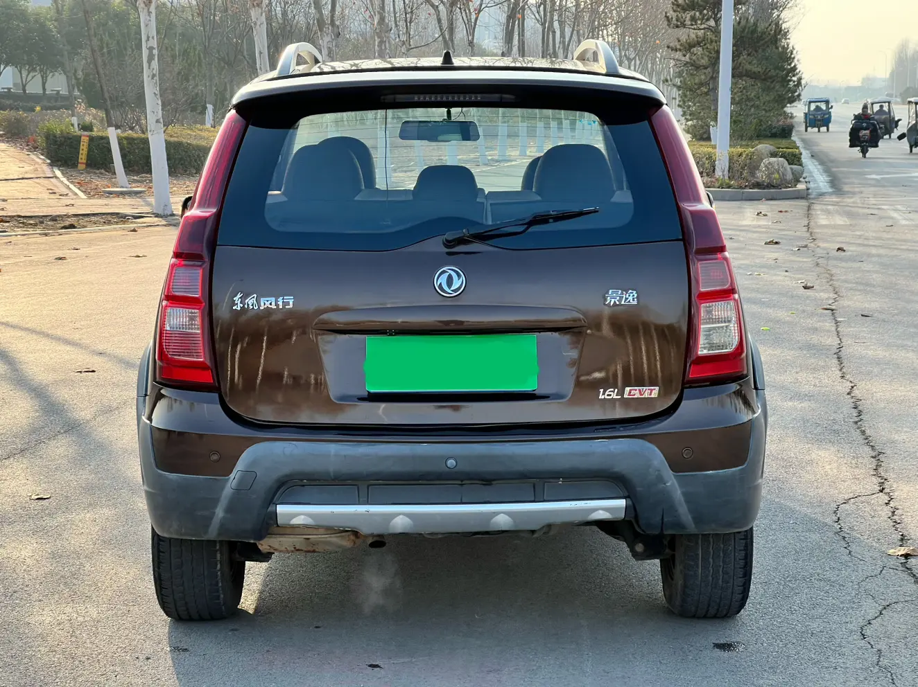 Forthing Jingyi XV  из Китая