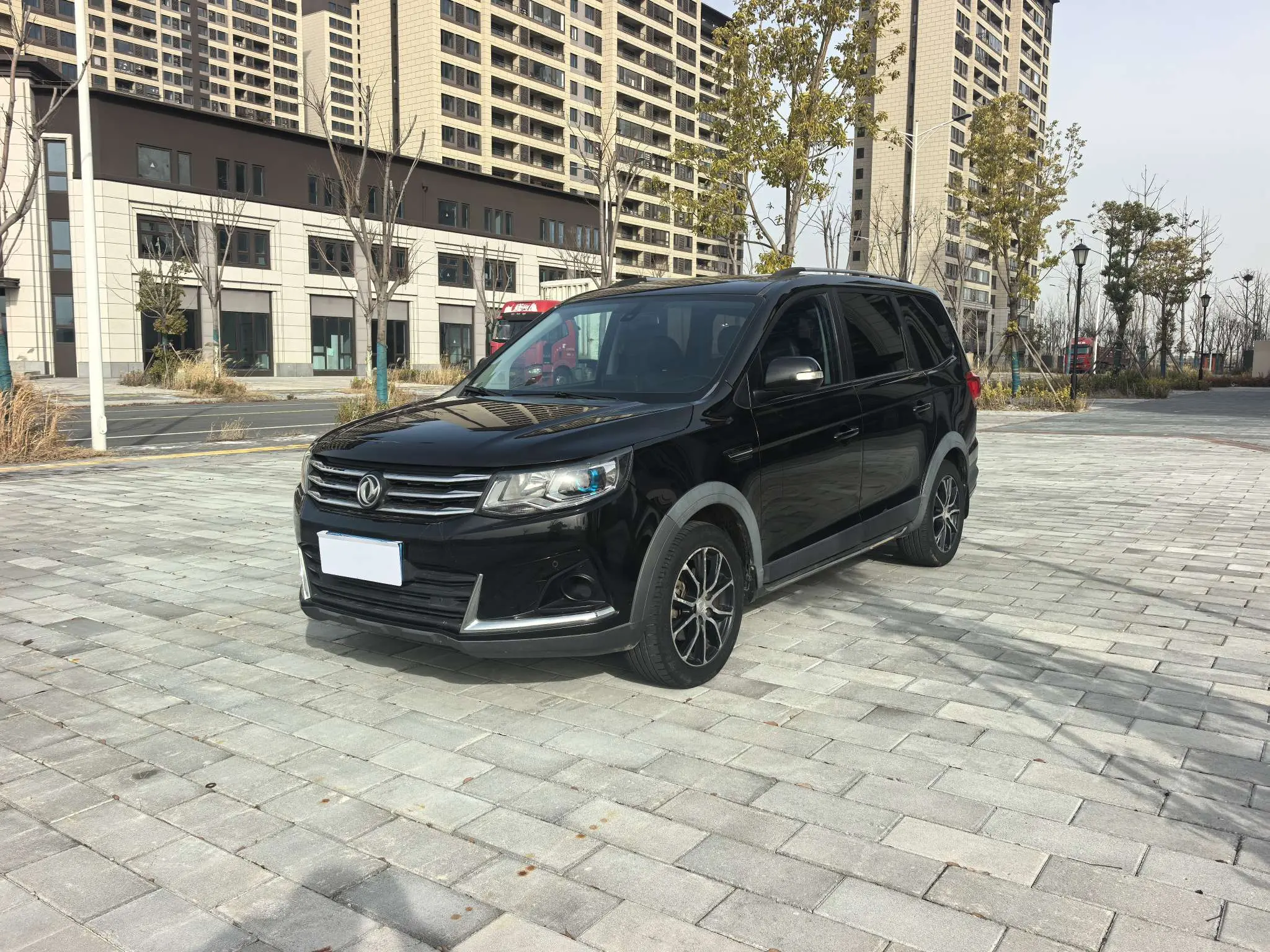 Forthing Fengxing SX6  из Китая