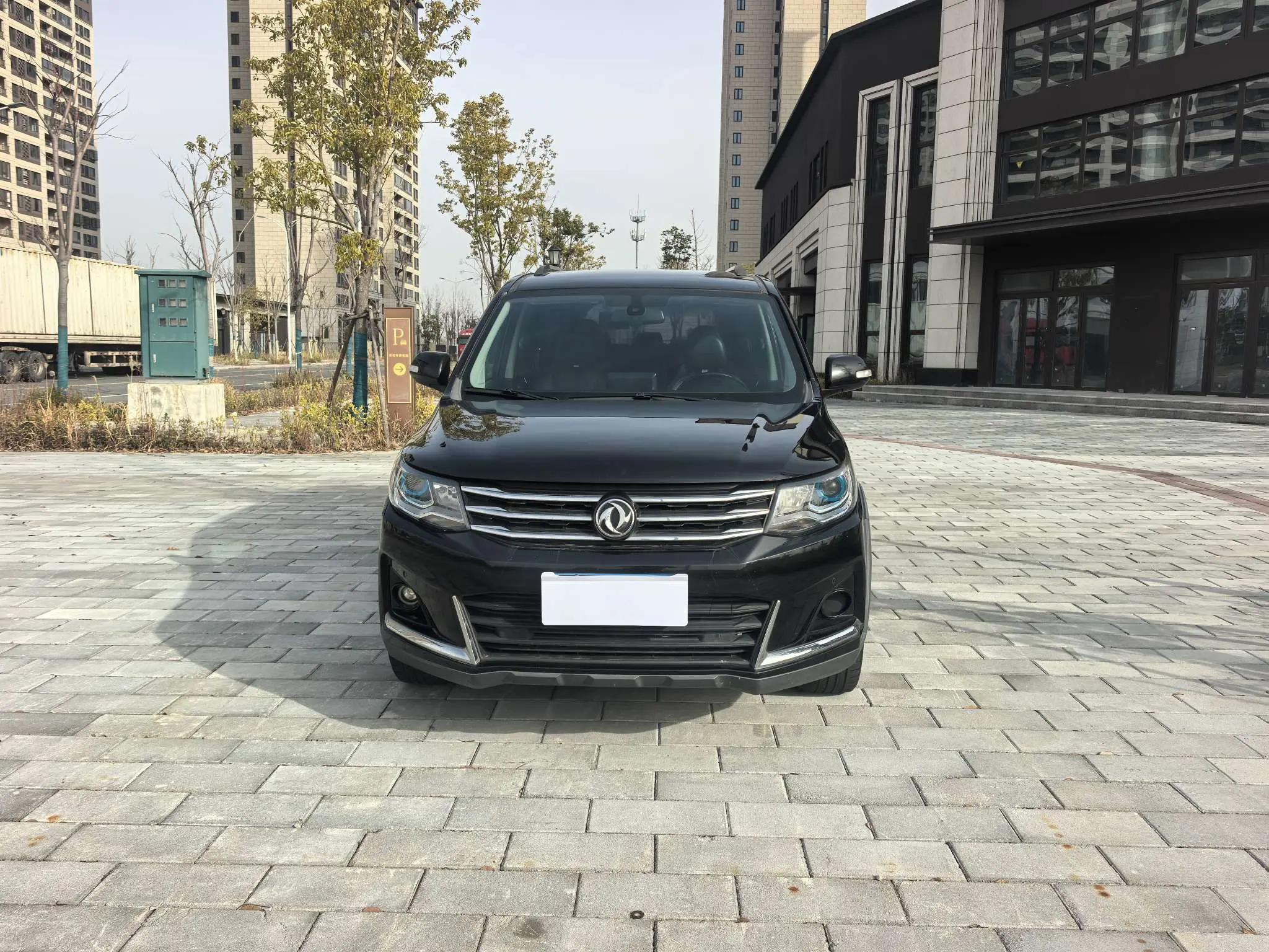 Forthing Fengxing SX6  из Китая