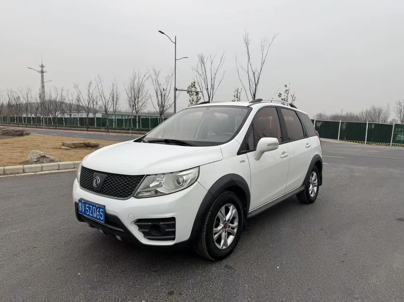 Forthing Jingyi X3  из Китая