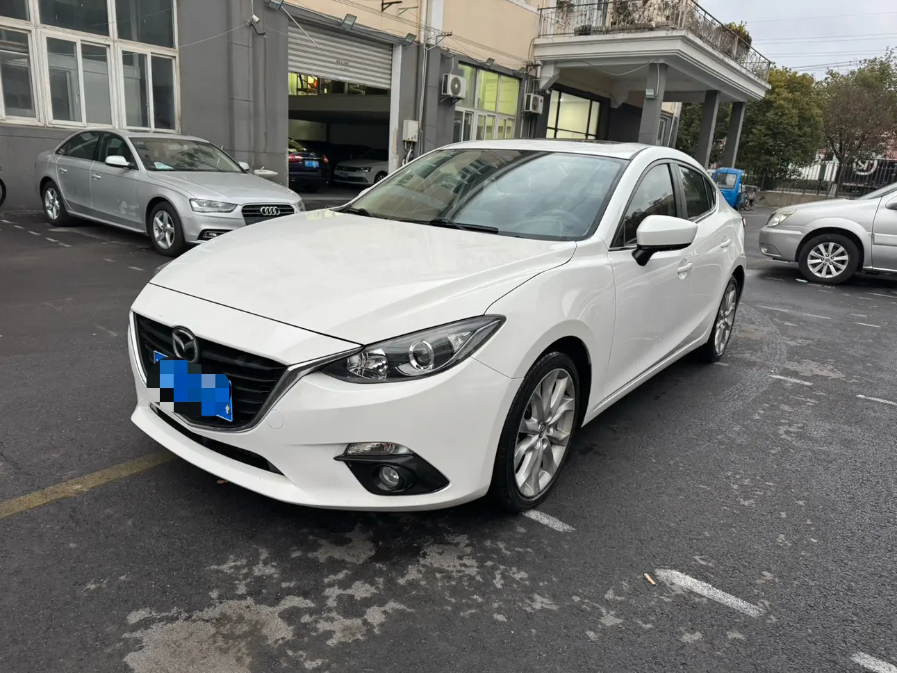 Mazda Axela (Mazda3)  из Китая