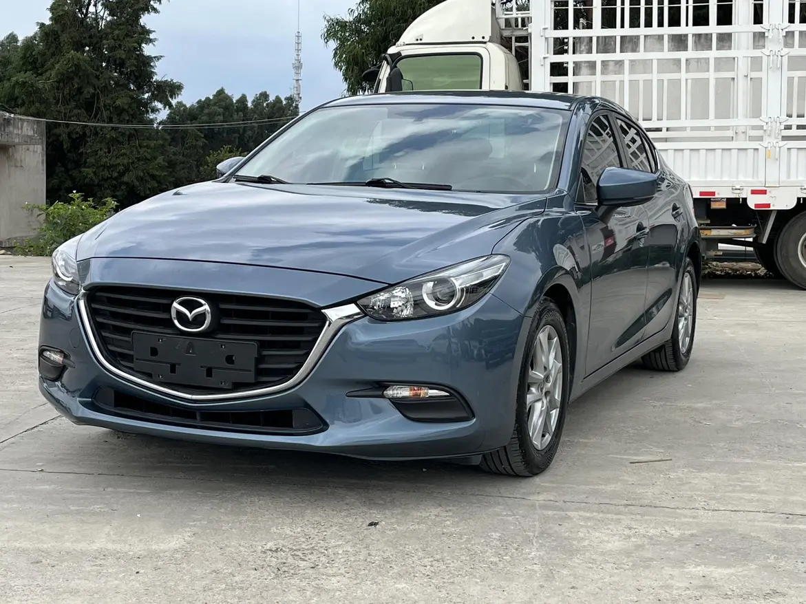 Mazda Axela (Mazda3)  из Китая
