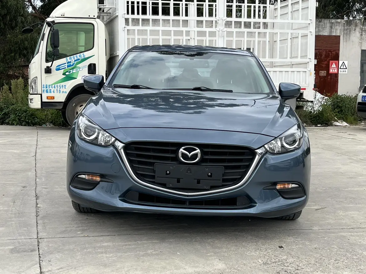 Mazda Axela (Mazda3)  из Китая
