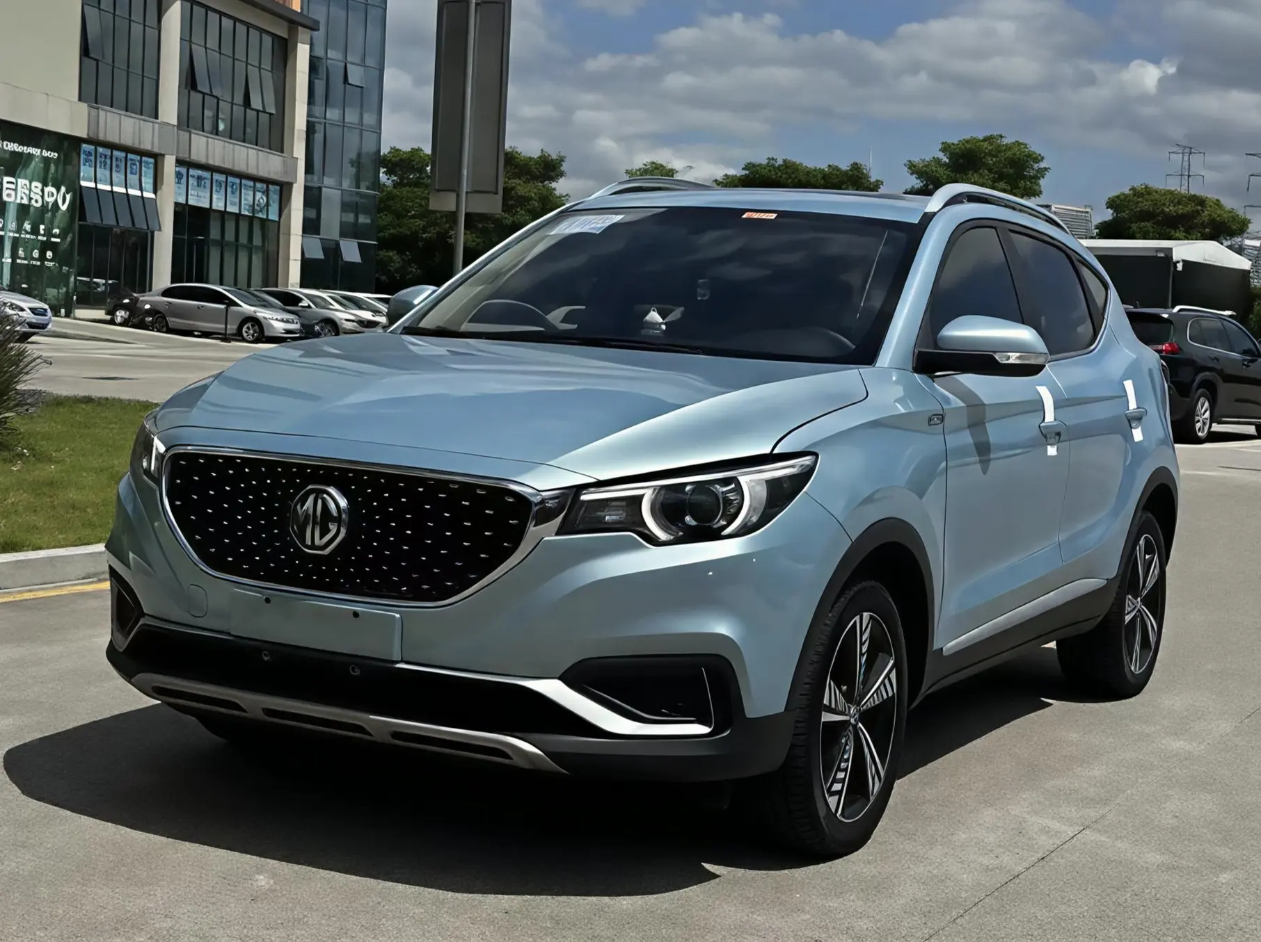 MG EZS pure electric  из Китая