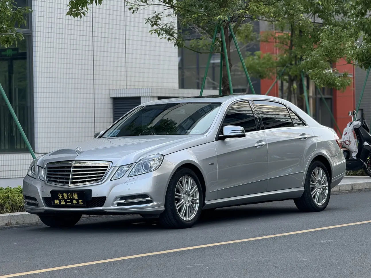 Mercedes-Benz E-Class  из Китая