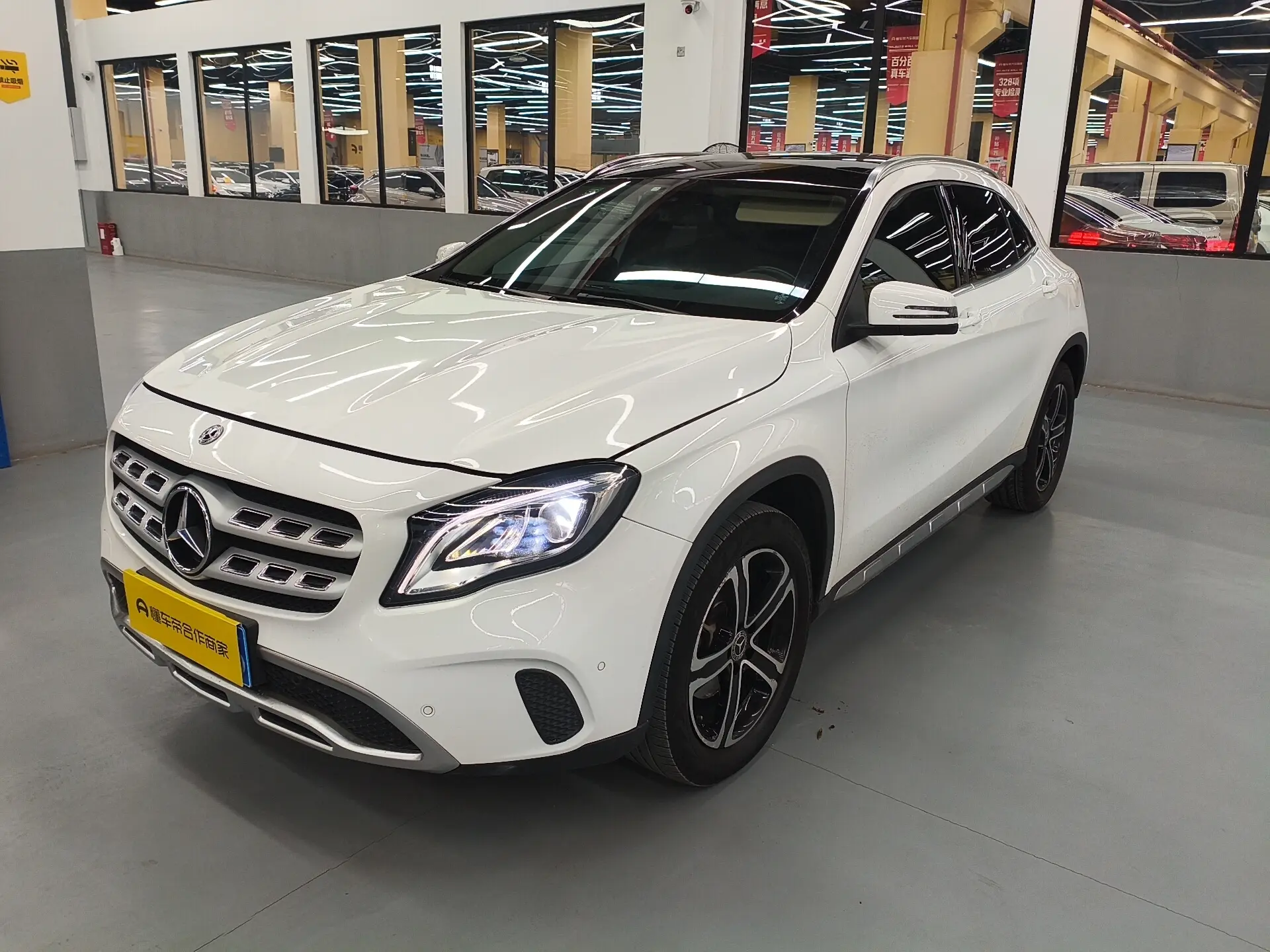 Mercedes-Benz GLA  из Китая