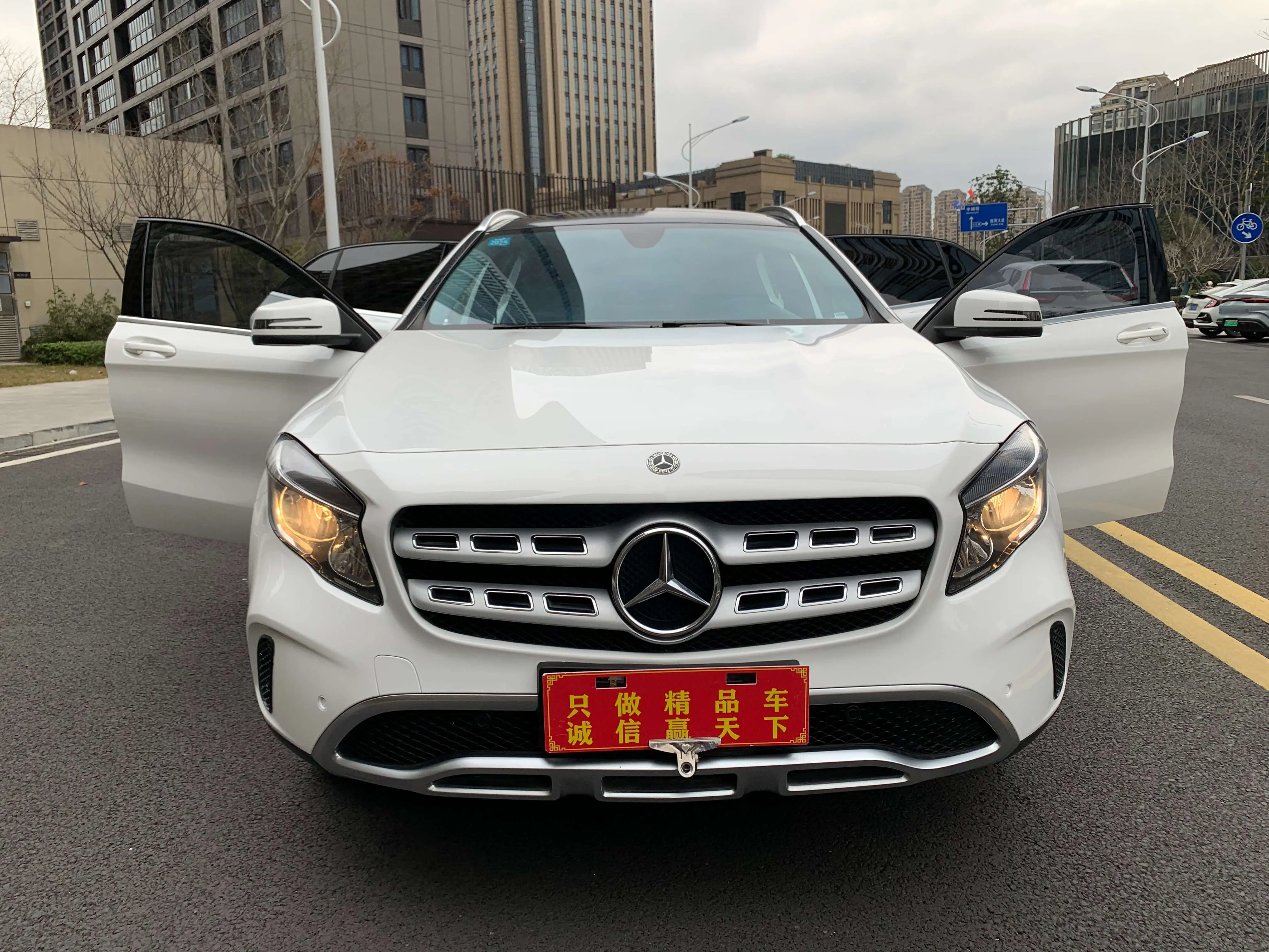 Mercedes-Benz GLA  из Китая