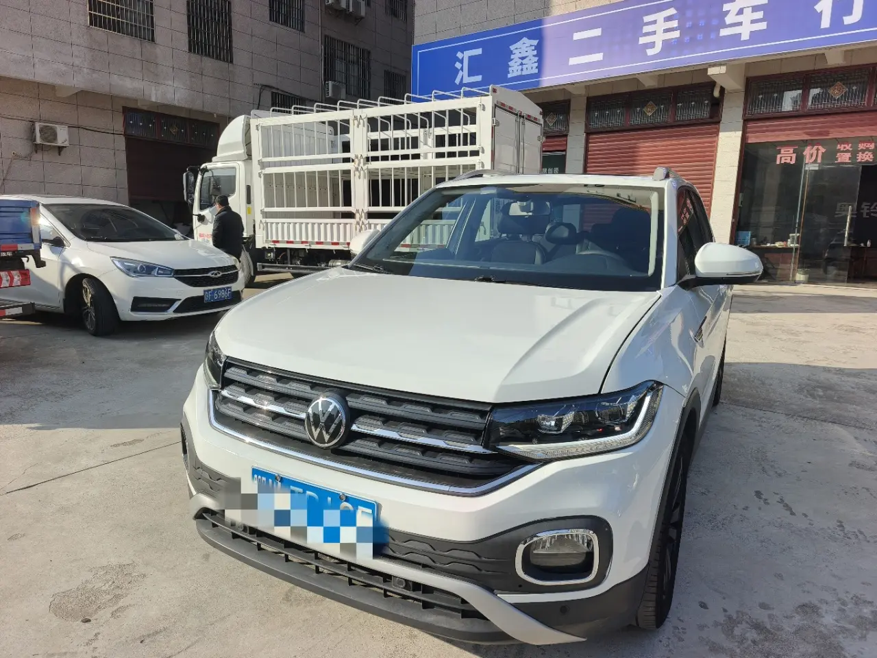 Volkswagen Explore the shadows  из Китая