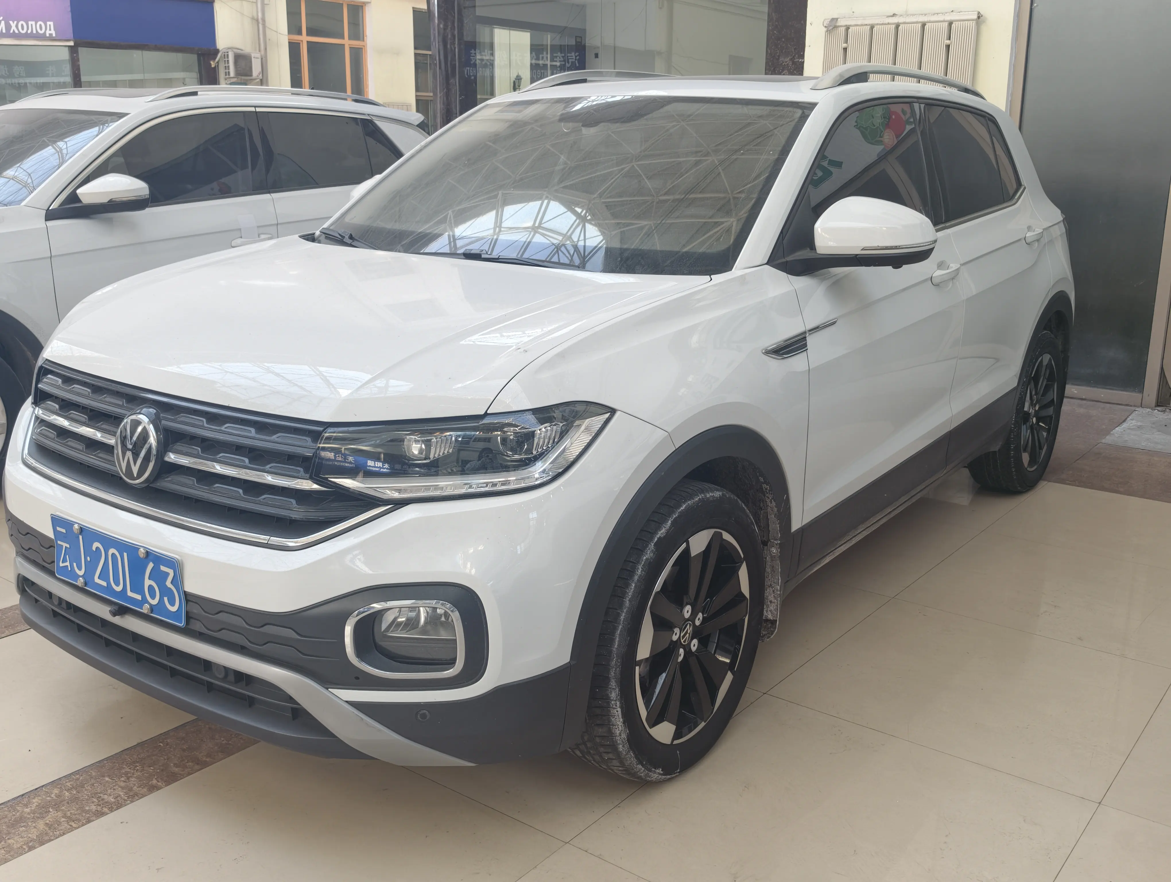 Volkswagen Explore the shadows  из Китая