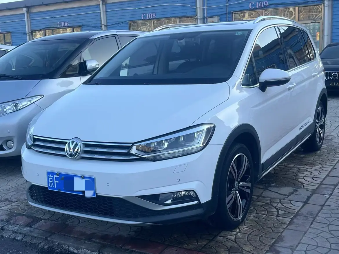 Volkswagen Touran L  из Китая