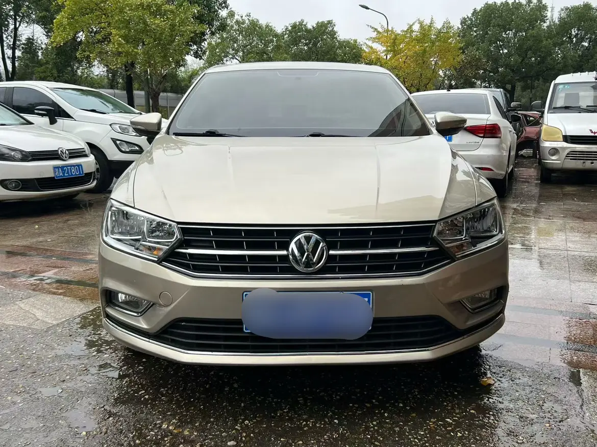 Volkswagen Bora  из Китая