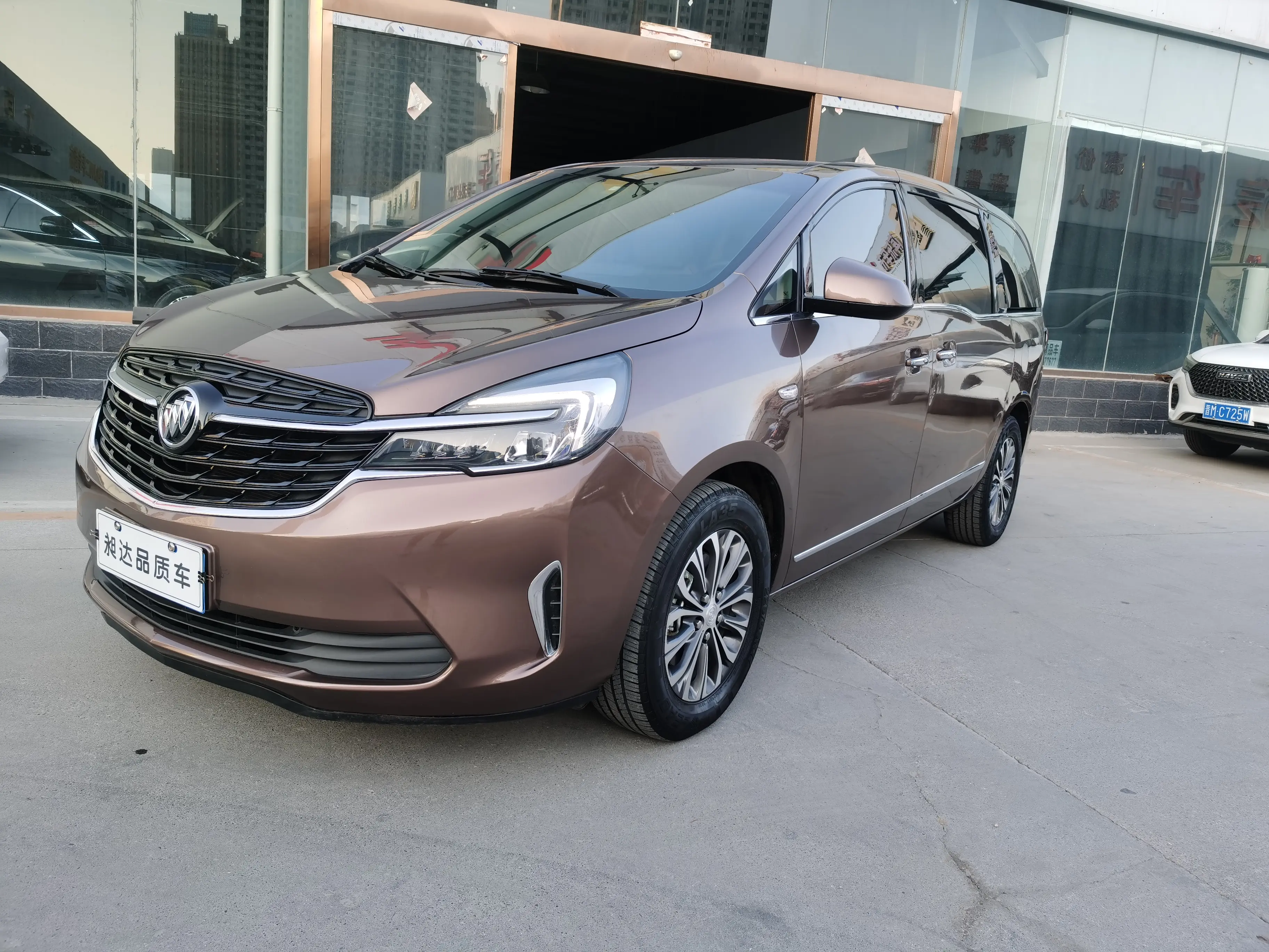 Buick GL8  из Китая