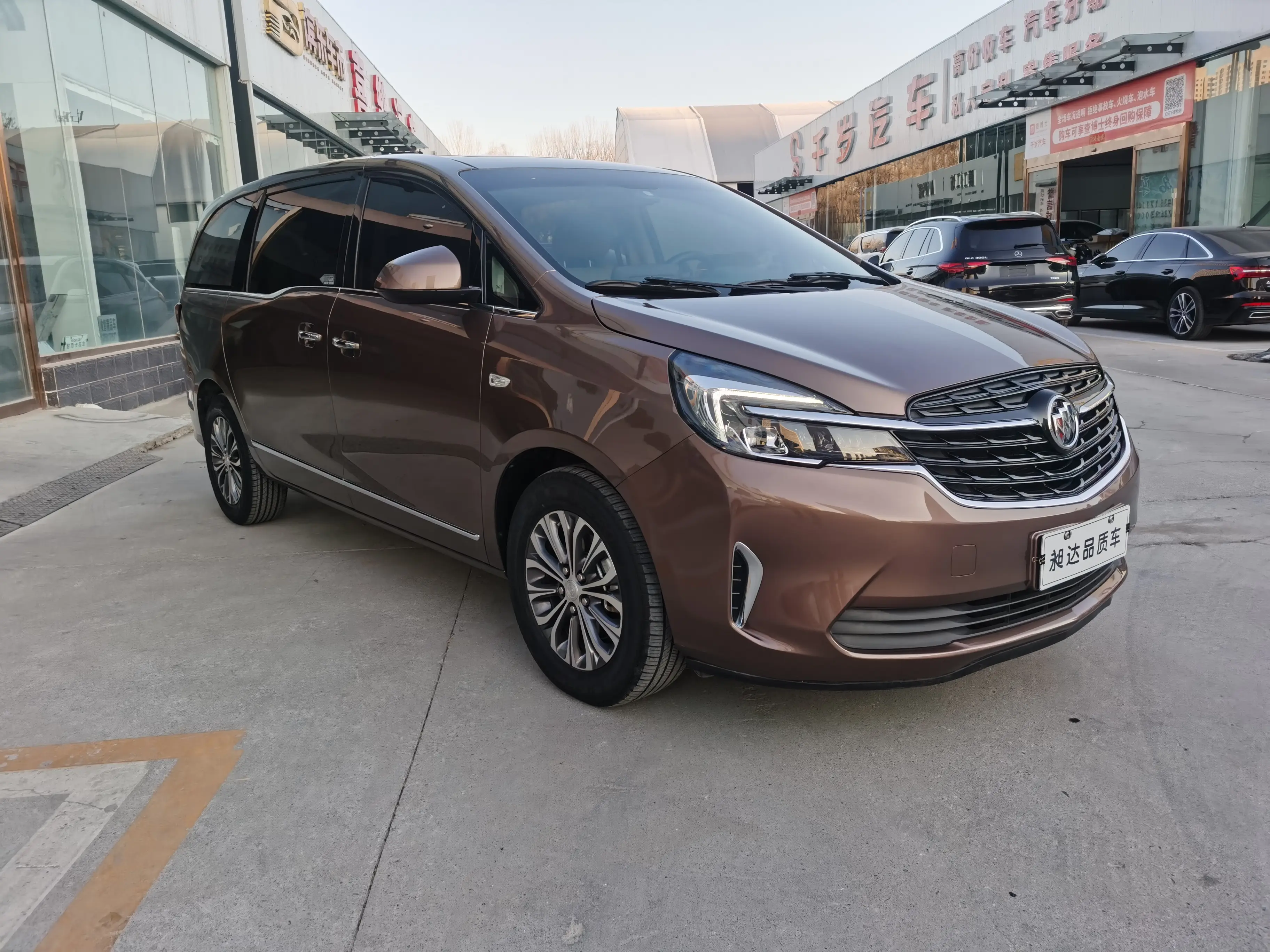 Buick GL8  из Китая