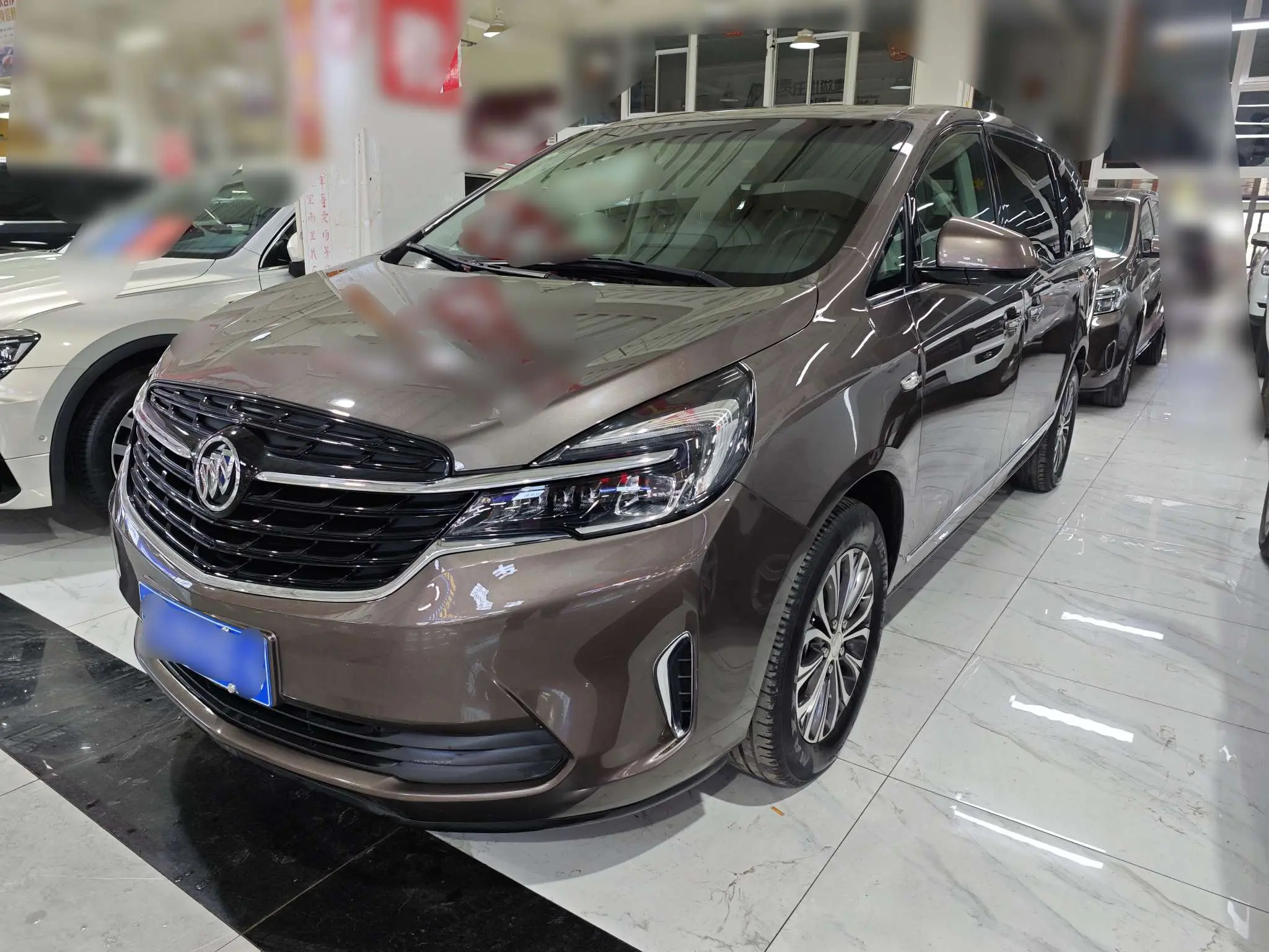 Buick GL8  из Китая