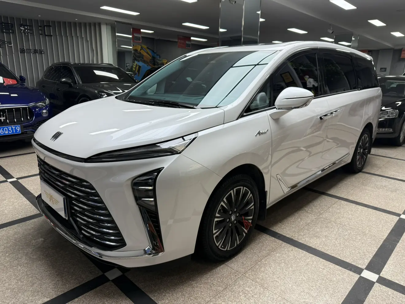 Buick GL8  из Китая