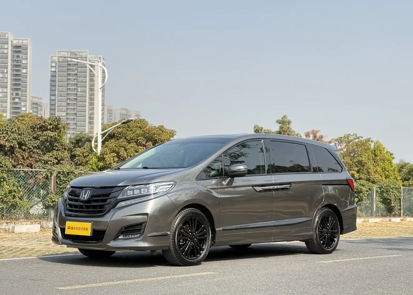 Honda Elysion (Alison)  из Китая