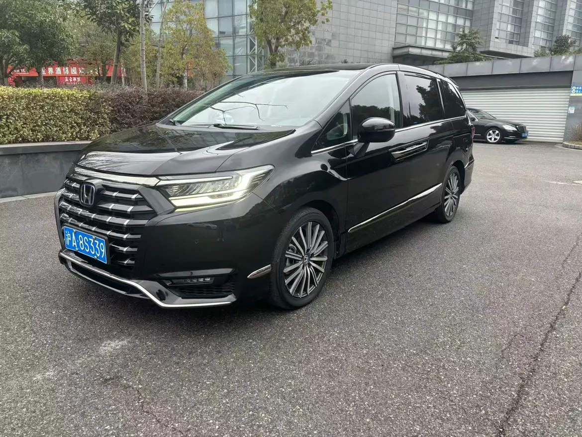 Honda Elysion (Alison)  из Китая