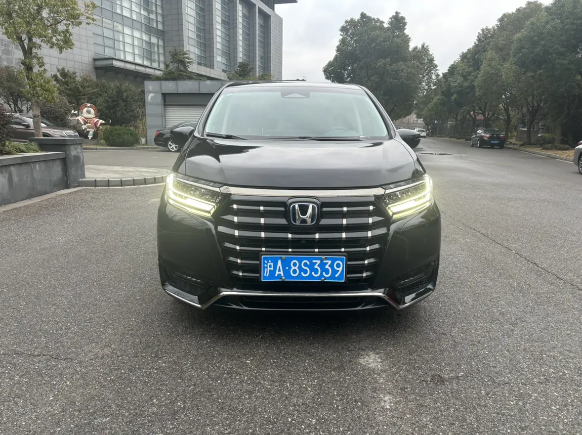 Honda Elysion (Alison)  из Китая