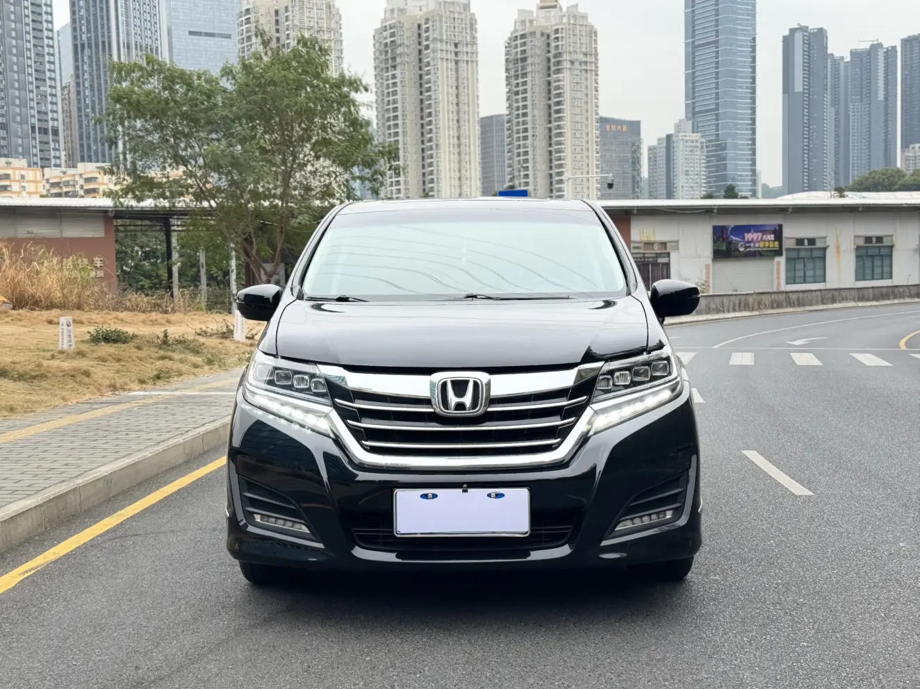 Honda Elysion (Alison)  из Китая