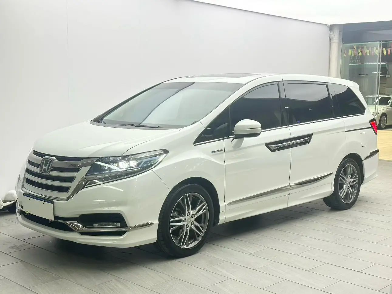 Honda Elysion (Alison)  из Китая