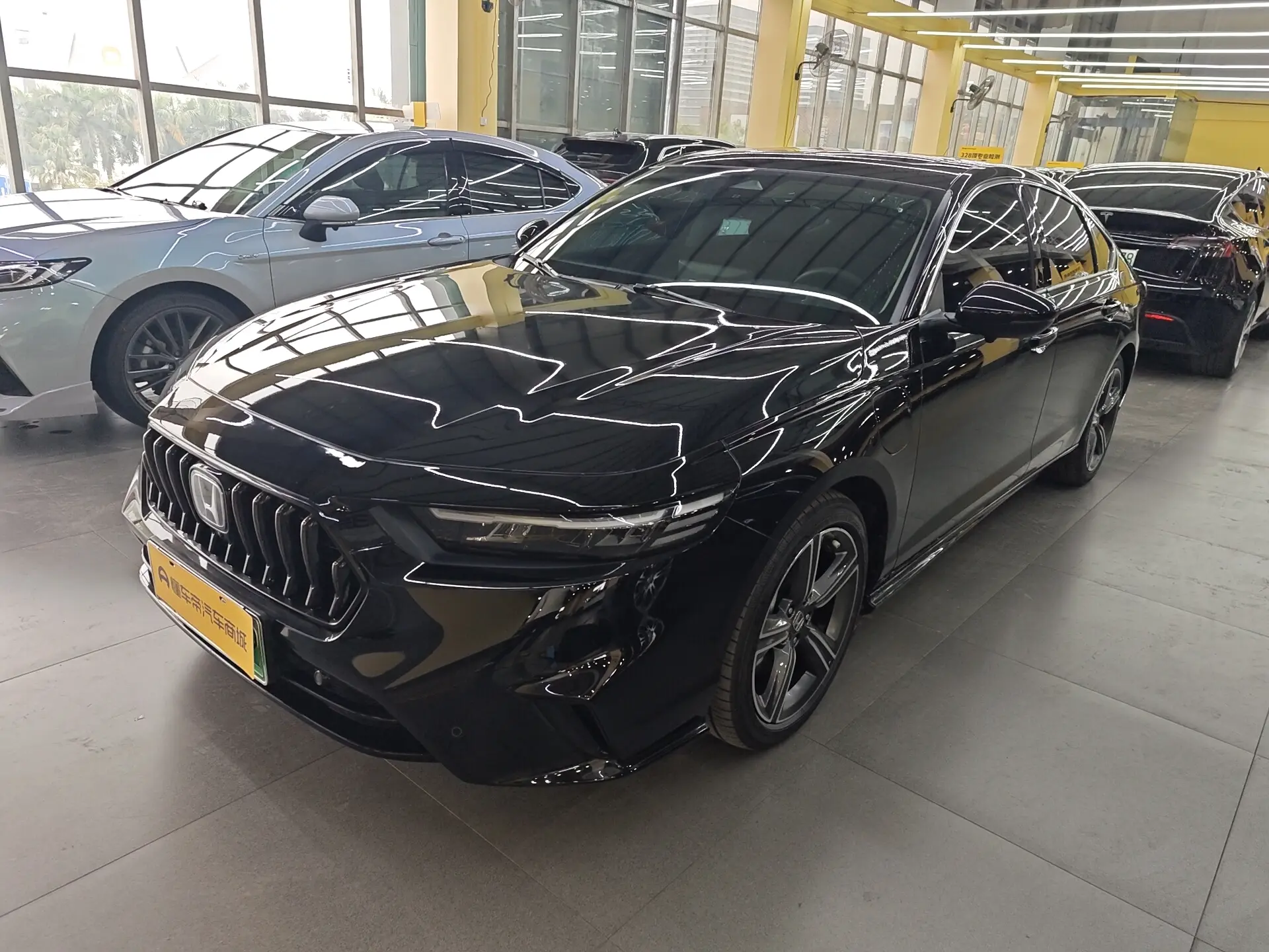 Honda Inspire (PHEV) (Yingshipai PHEV)  из Китая