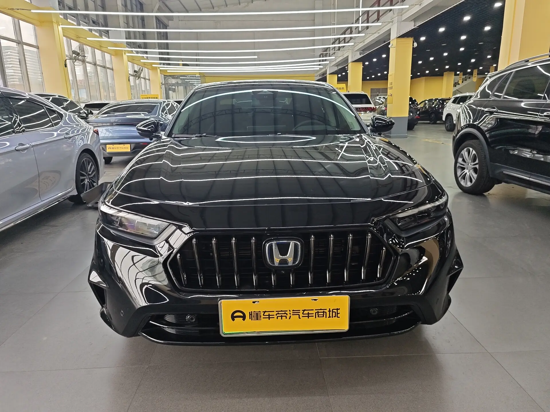 Honda Inspire (PHEV) (Yingshipai PHEV)  из Китая