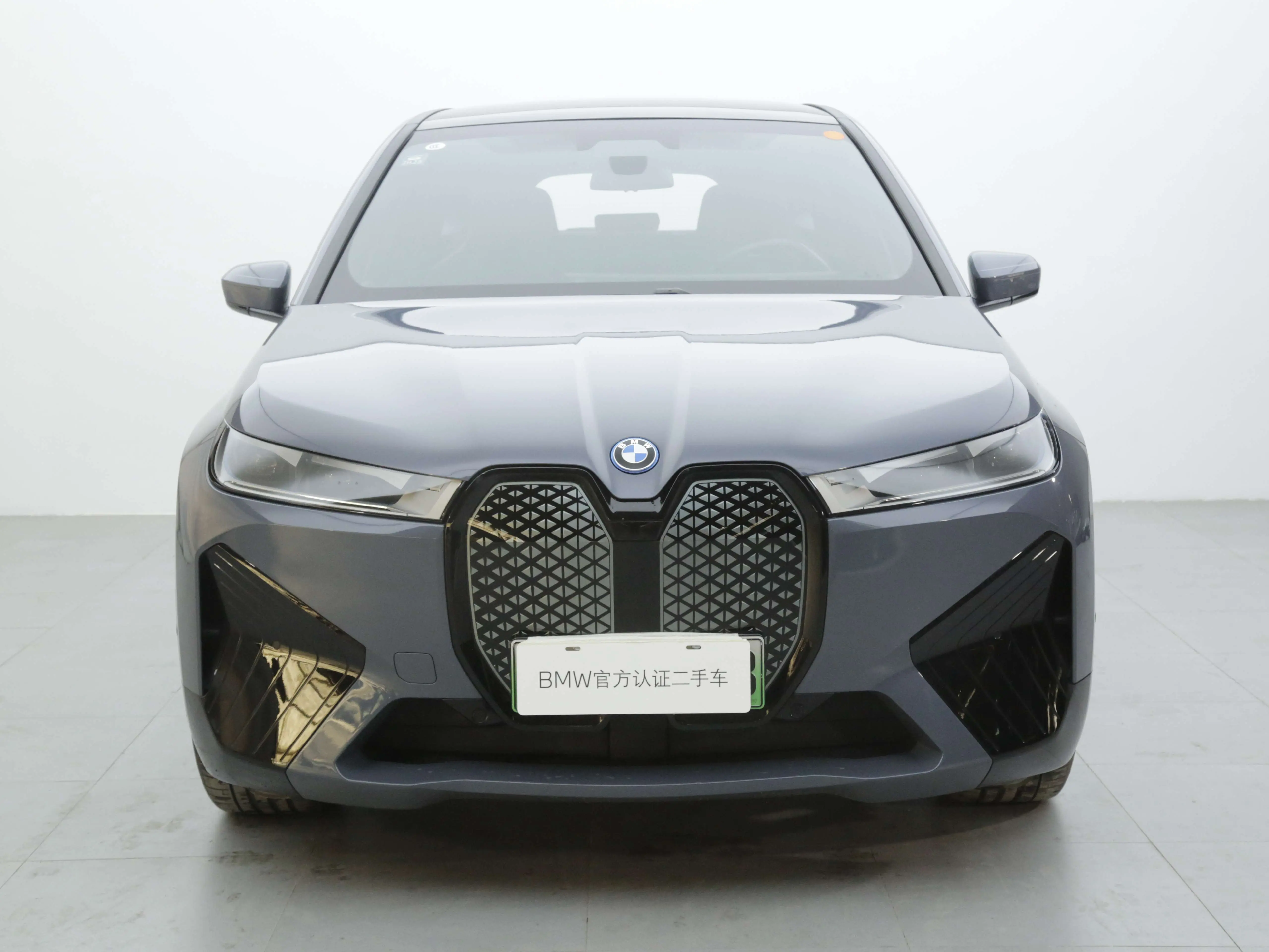 BMW iX  из Китая