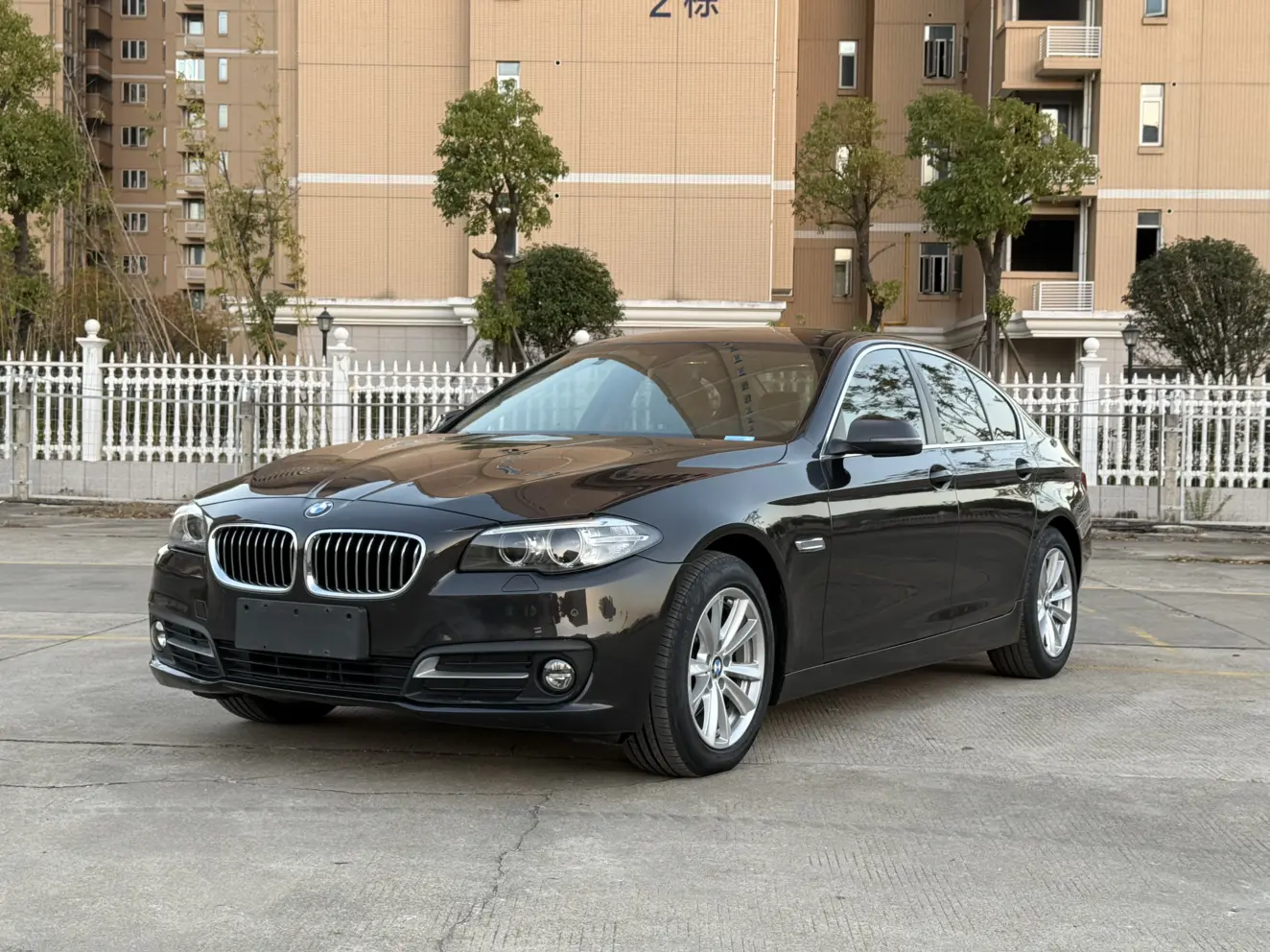 BMW 5 Series  из Китая