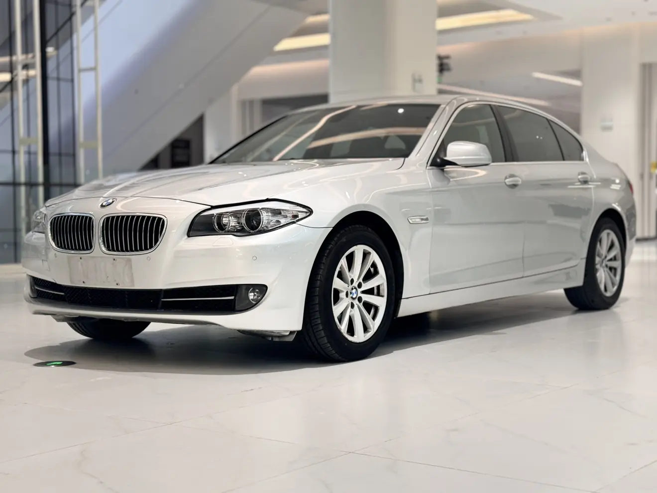 BMW 5 Series  из Китая