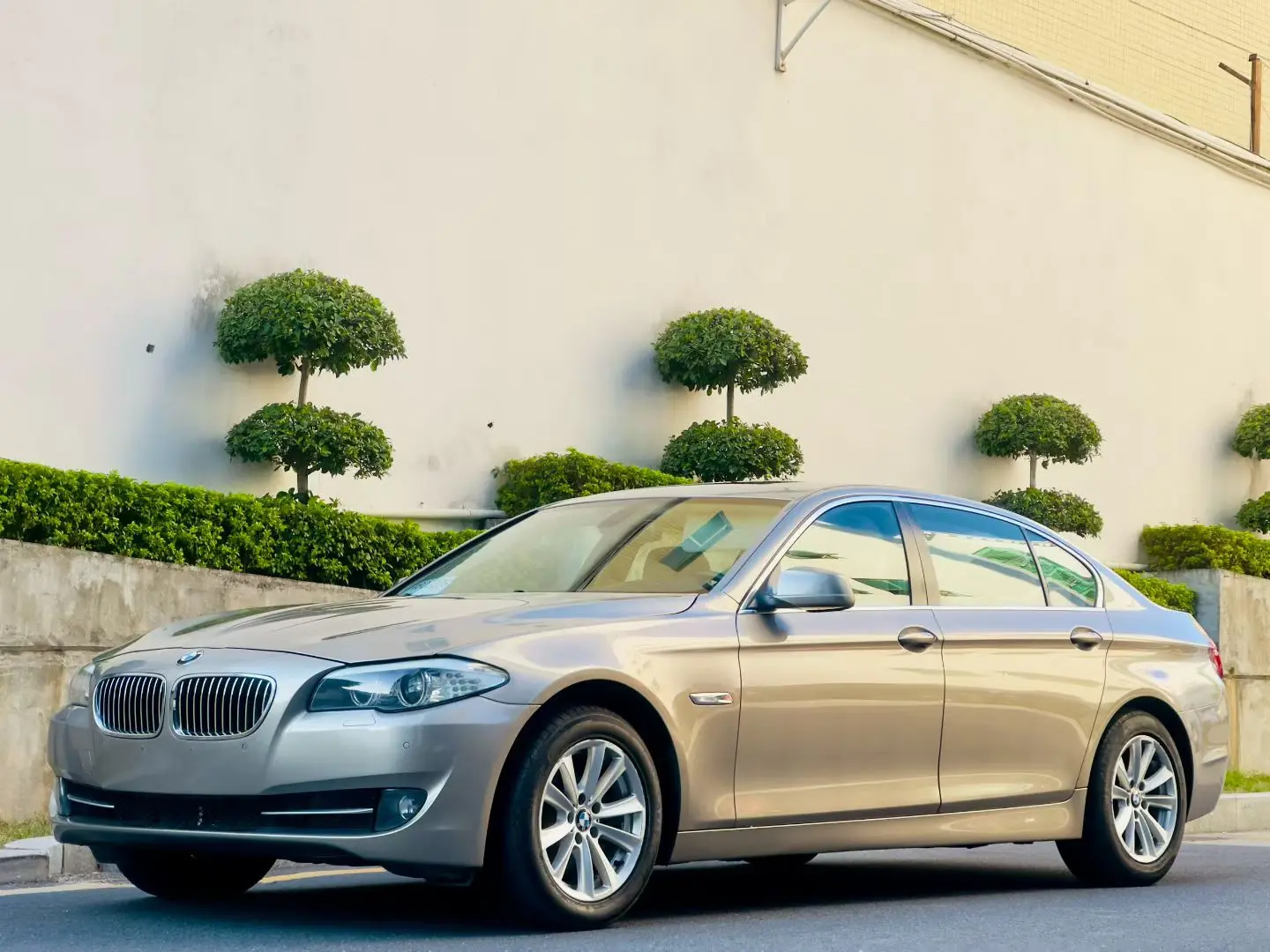 BMW 5 Series  из Китая