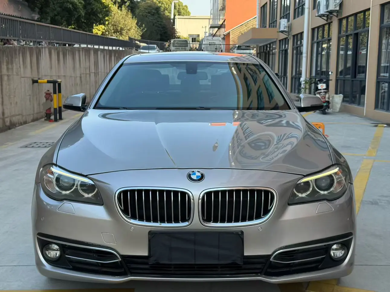 BMW 5 Series  из Китая