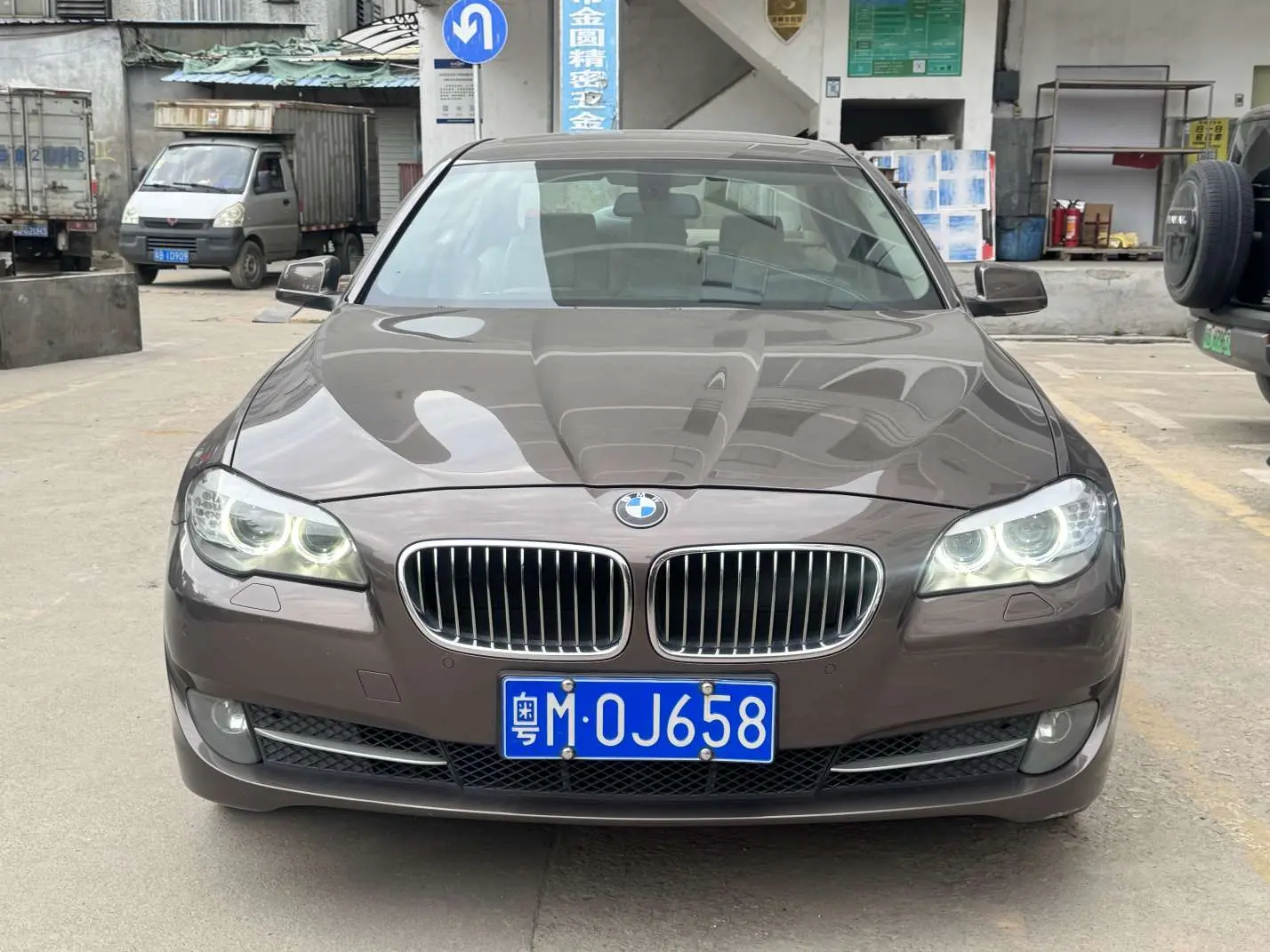 BMW 5 Series  из Китая
