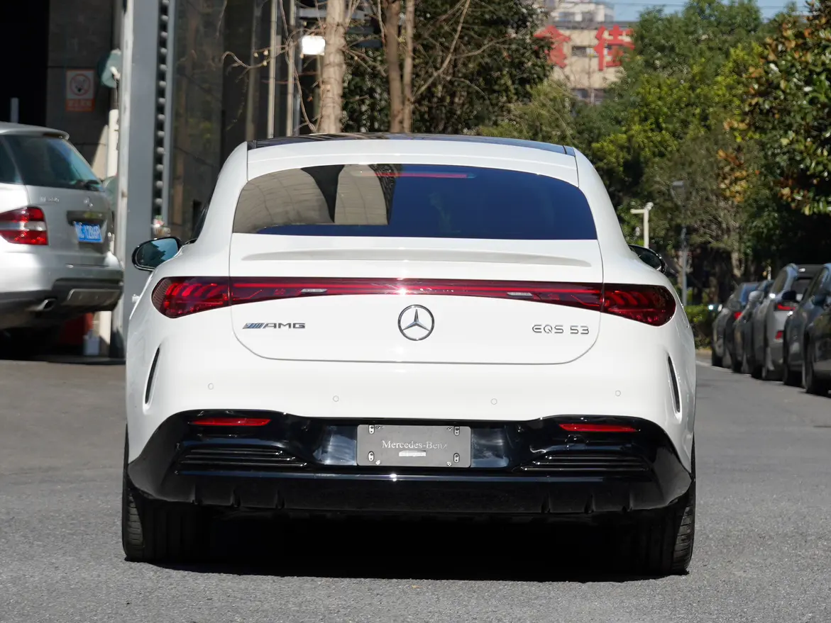 Mercedes-Benz EQS AMG  из Китая