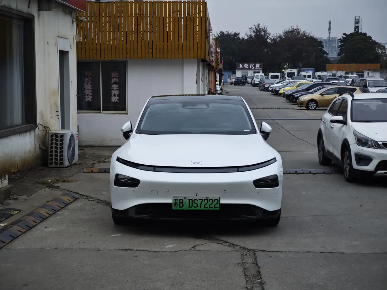 Xpeng P7  из Китая