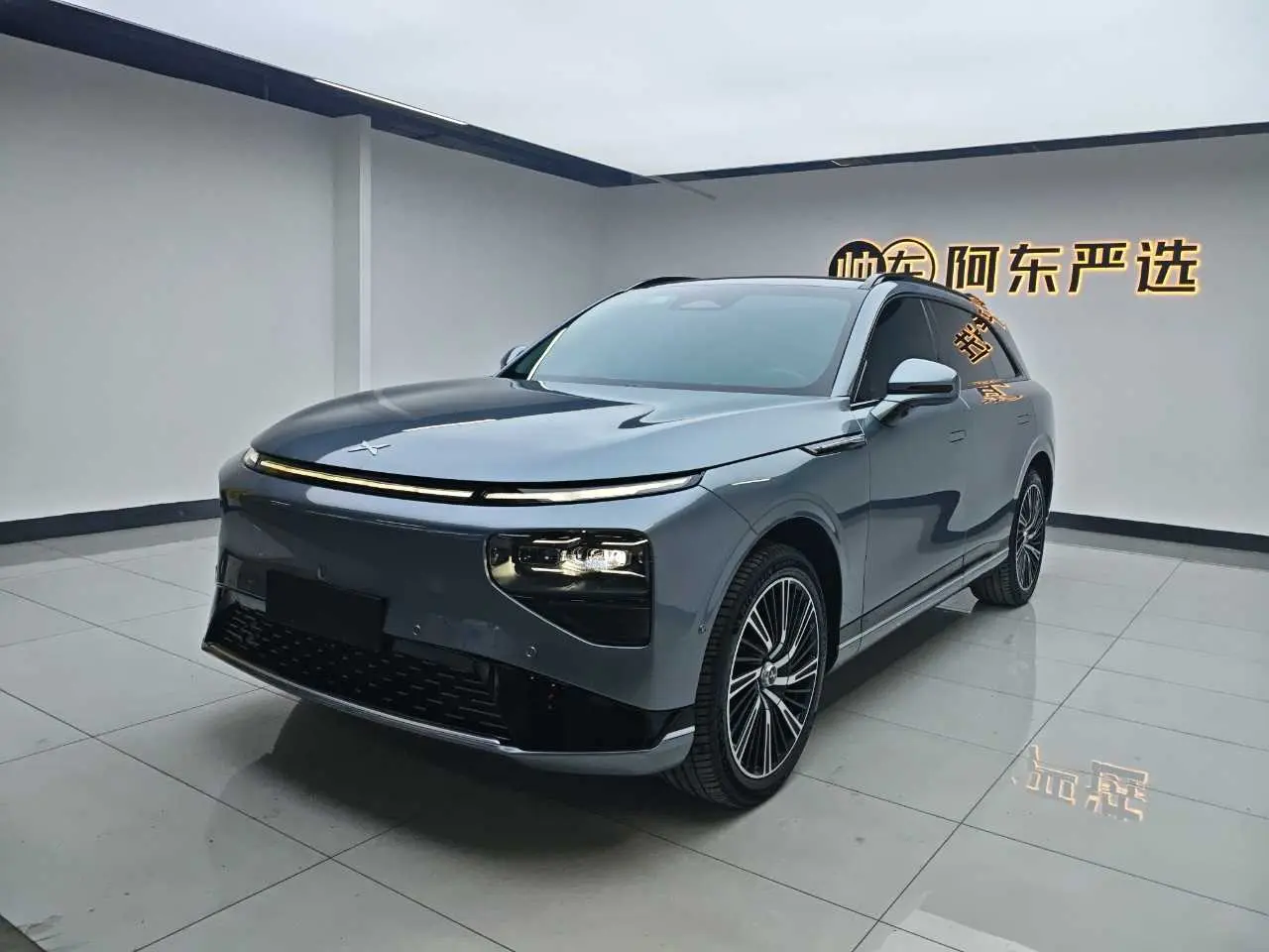 Xpeng G9  из Китая