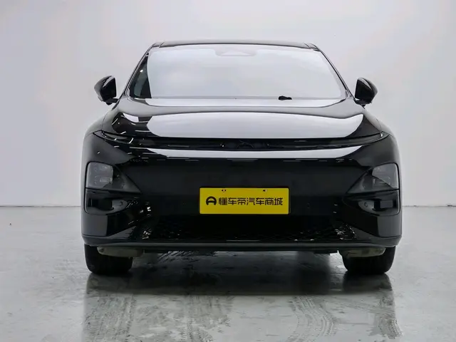 Xpeng G6  из Китая